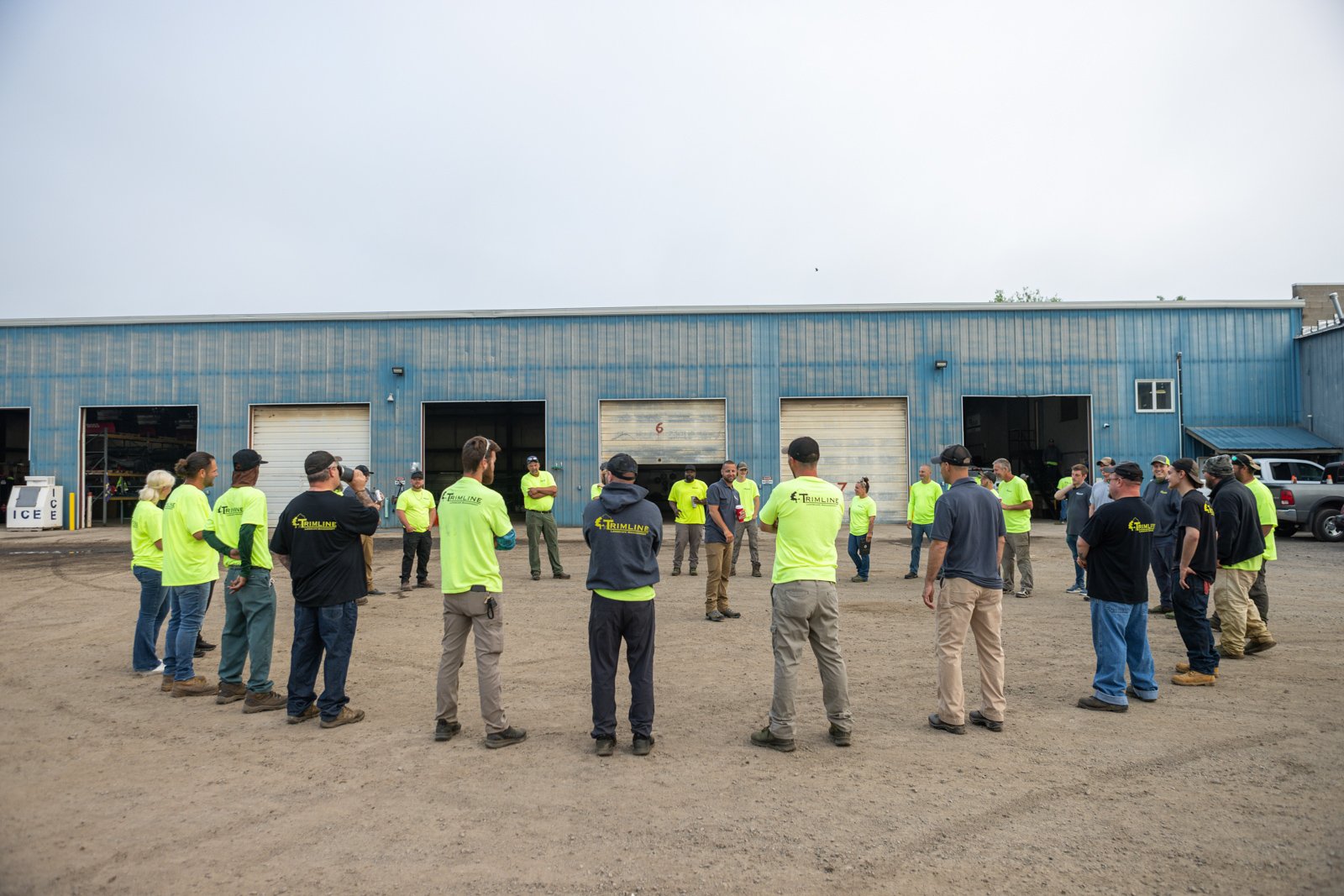 crew morning meeting yard training 3