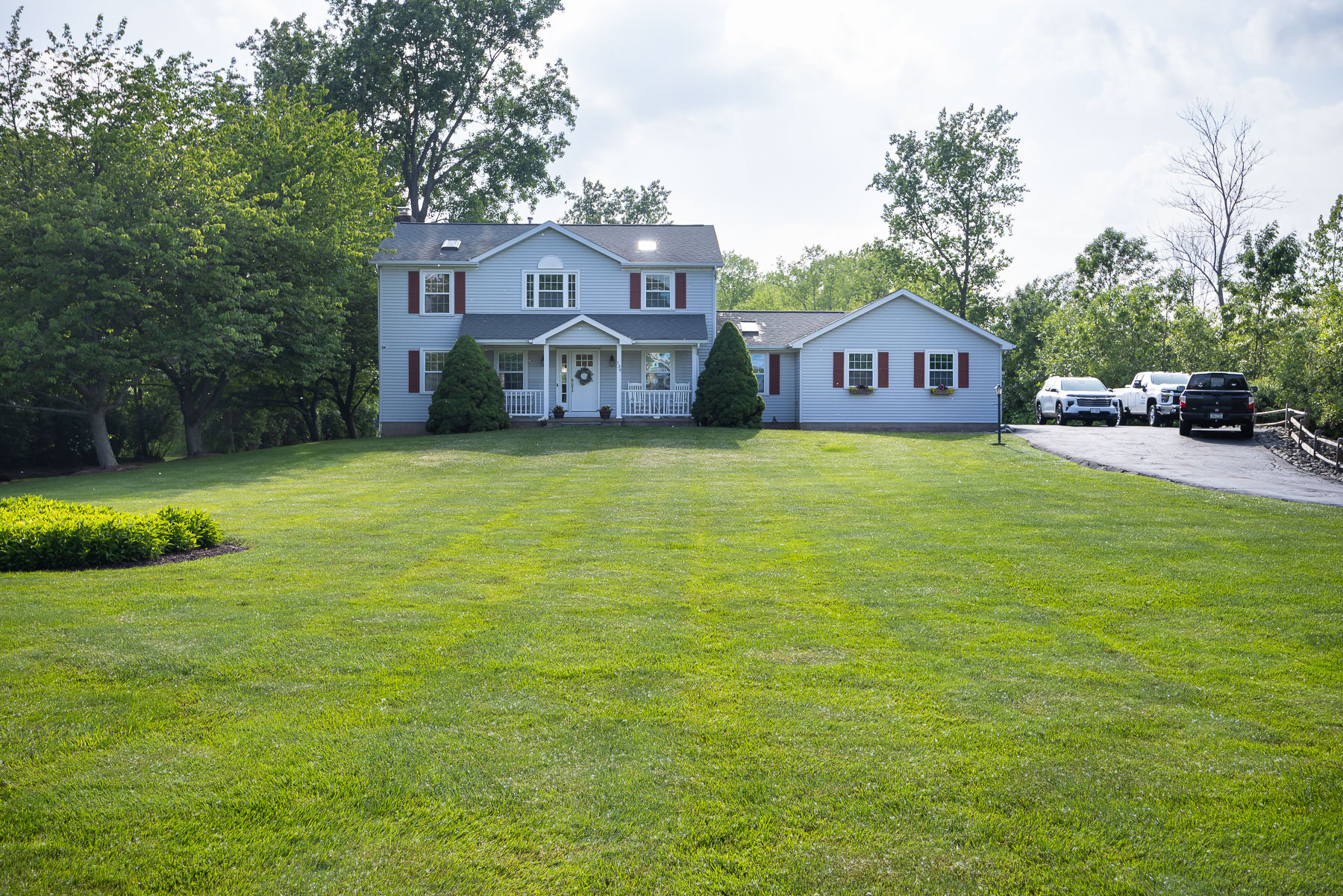 healthy lawns and landscapes increase home value and aesthetic